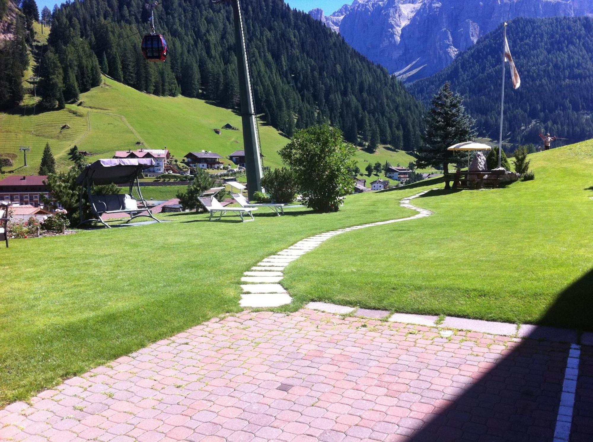 Garni La Bercia Hotel Selva di Val Gardena Exterior photo