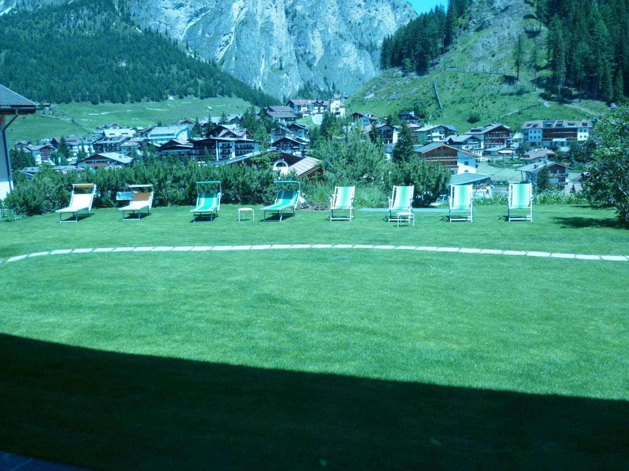 Garni La Bercia Hotel Selva di Val Gardena Exterior photo